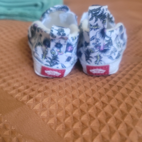 Baby Vans Shoes - Picture 2 of 3
